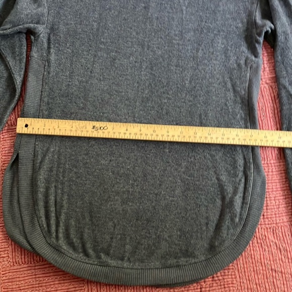 Kismet women’s XS soft Heather Gray Knit Top - Picture 7 of 15
